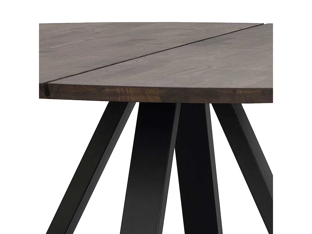 Moderner Esstisch in Eiche braun Vierfußgestell aus Metall