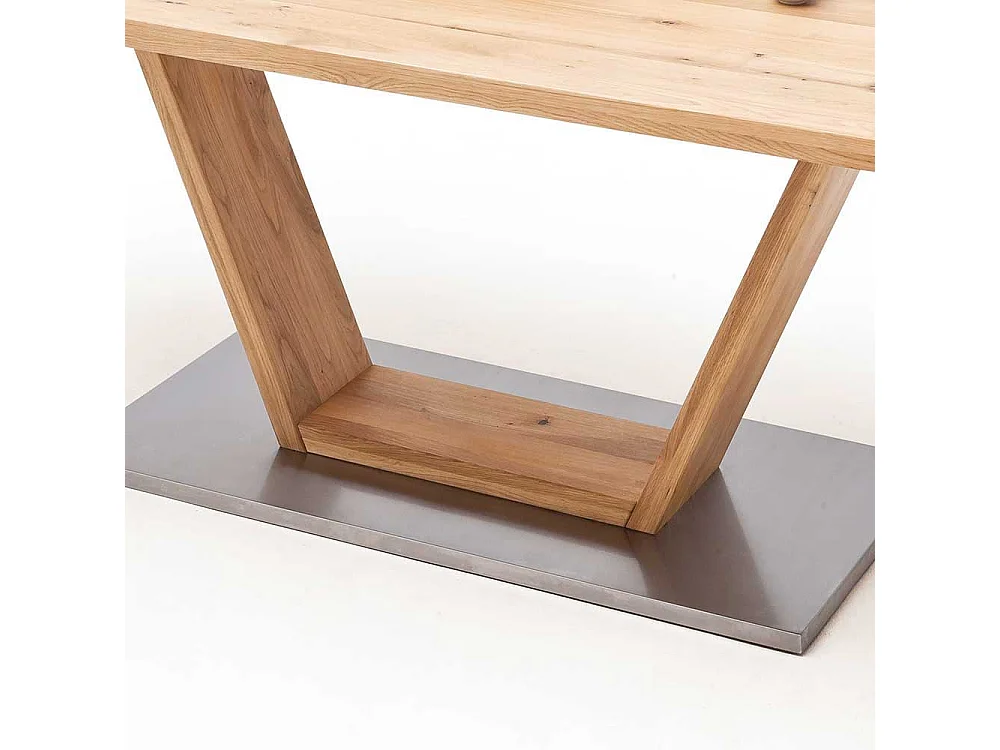 Tisch aus Balkeneiche V-Säule