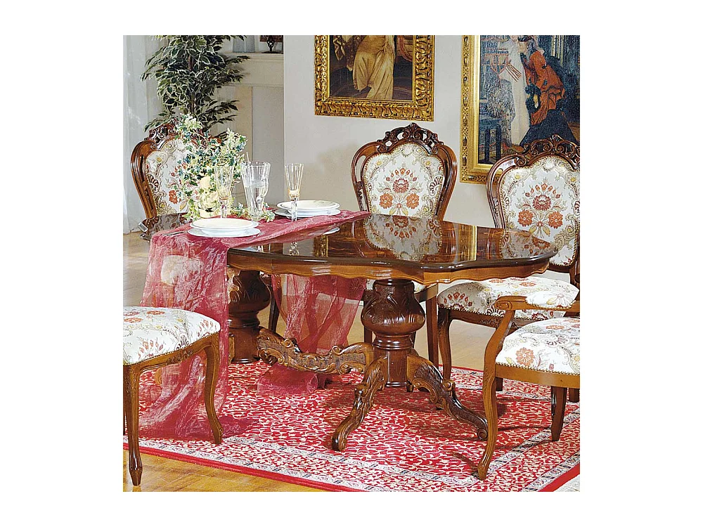 Esszimmertisch im Barock Design Nussbaum furniert