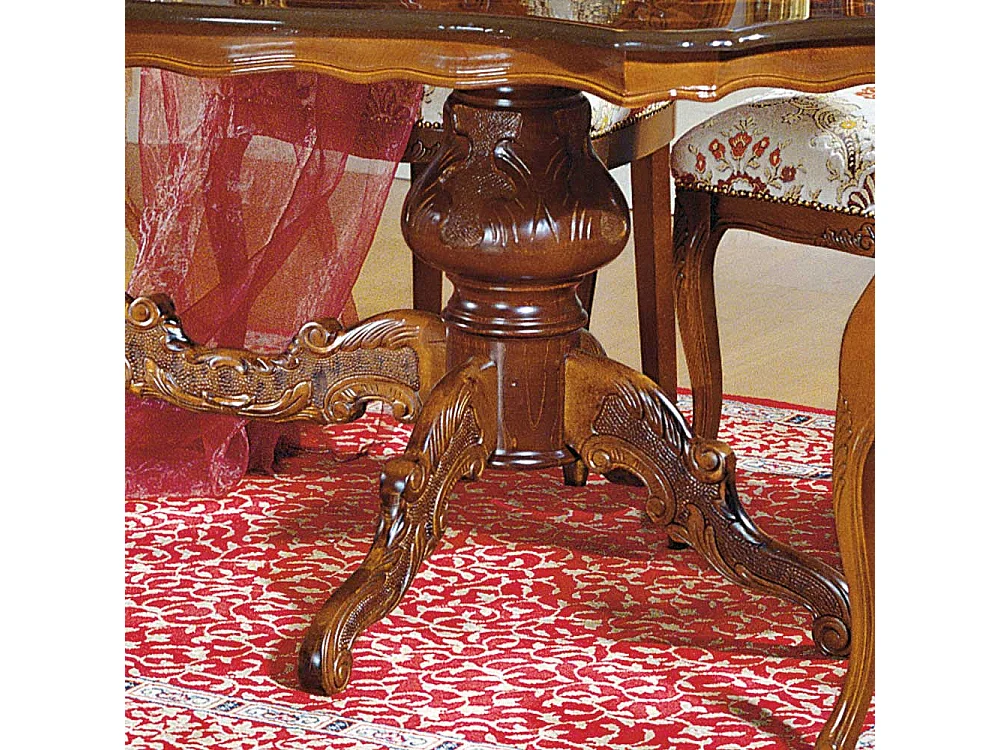 Esszimmertisch im Barock Design Nussbaum furniert