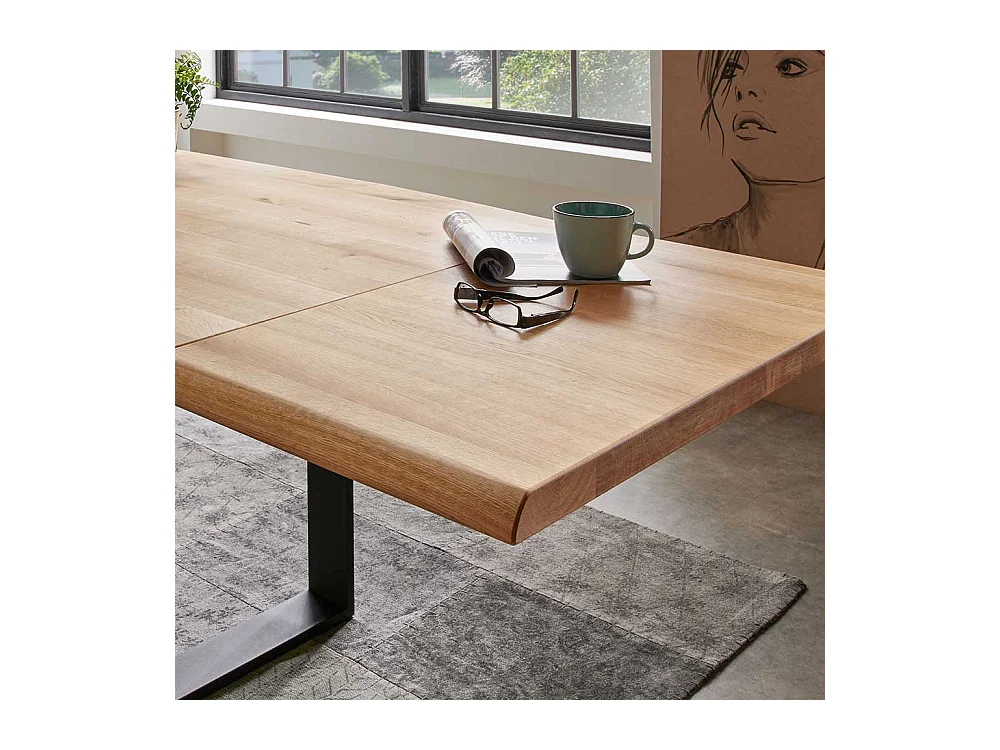 Esszimmertisch aus Wildeiche Massivholz und Stahl Industry und Loft Stil