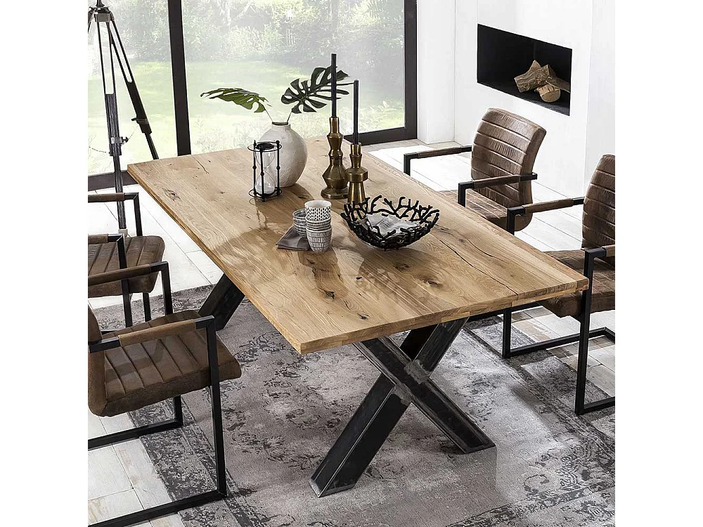Esszimmertisch aus Wildeiche Massivholz und Eisen Industriedesign