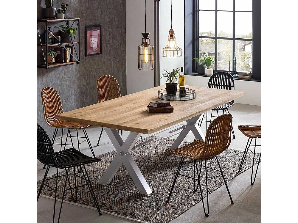 Baumkanten Esstisch aus Wildeiche Massivholz Metallgestell in Weiß