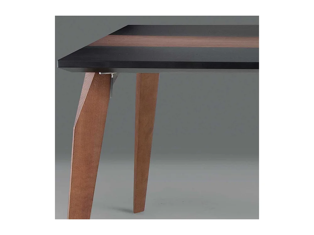 Designesstisch in Nussbaumfarben Schwarz