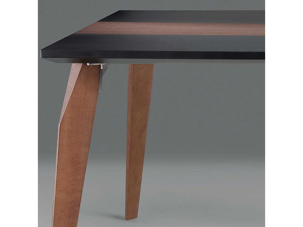 Designesstisch in Nussbaumfarben Schwarz