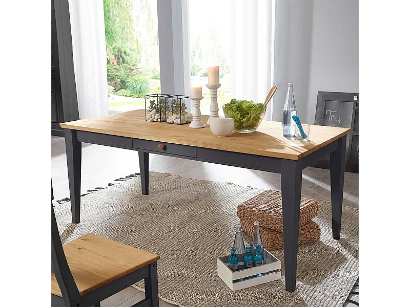 Massivholztisch in Grau und Eichefarben einer Schublade