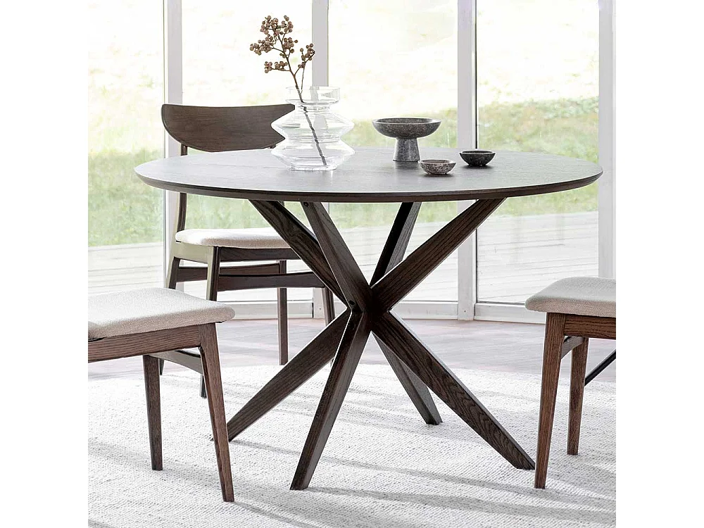 Essenstisch in Eiche braun Spider Gestell aus Holz