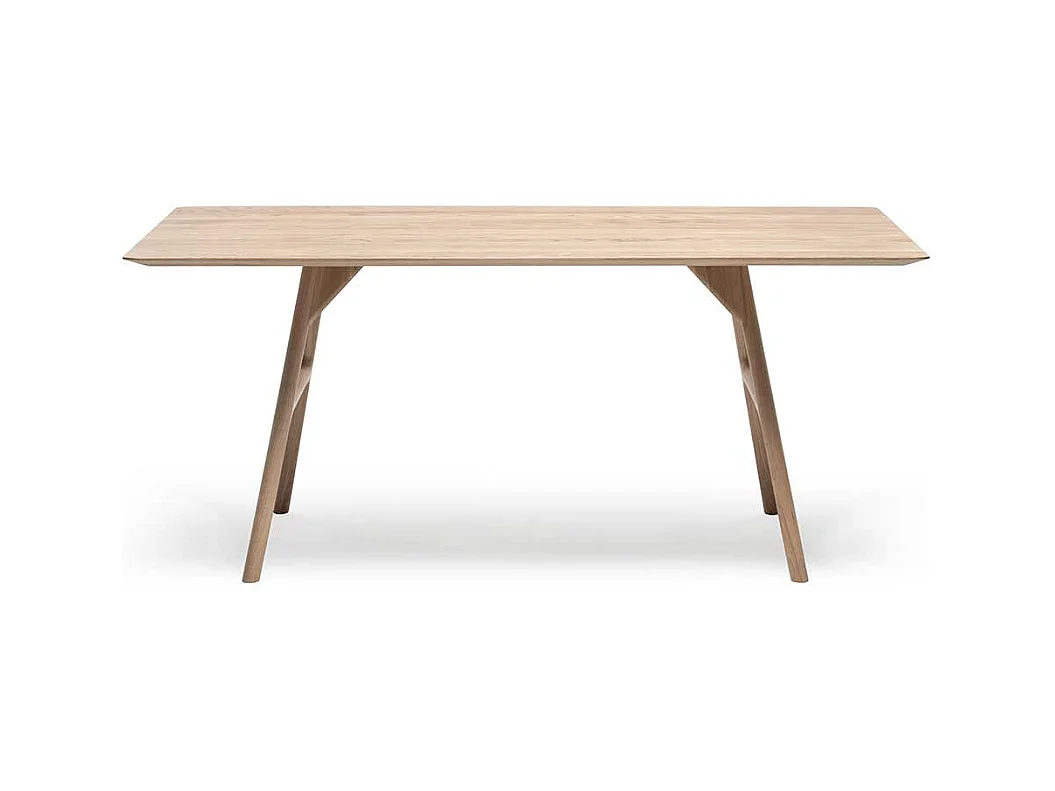 Esszimmertisch aus Eiche massiv weiß geölt und geschliffen Skandi Design