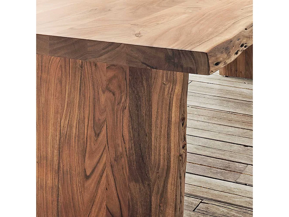 Baumkantentisch aus Akazie Massivholz Landhausstil