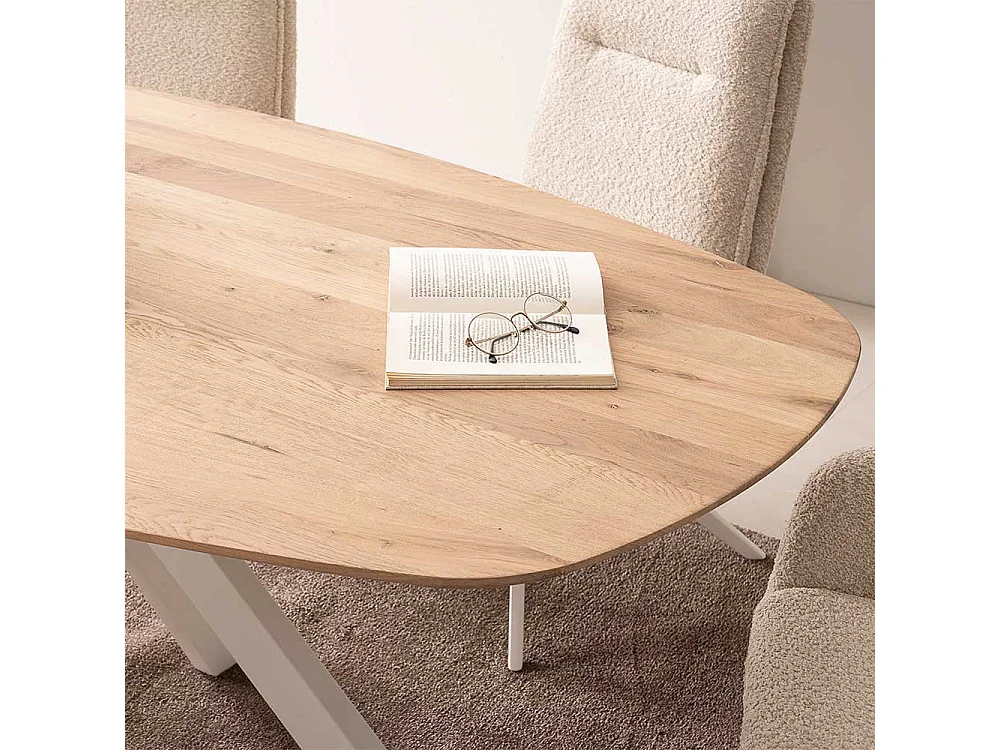 Esszimmertisch Küchentisch im Skandi Design in ovaler Form