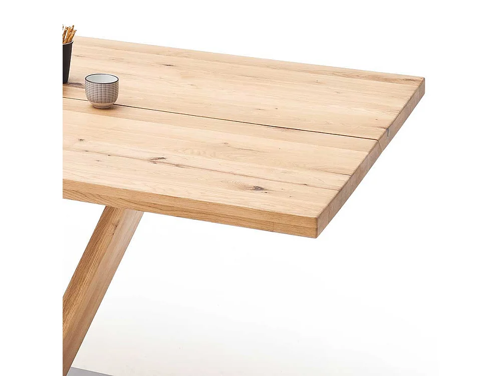 Tisch mit Balkeneiche massiv modern