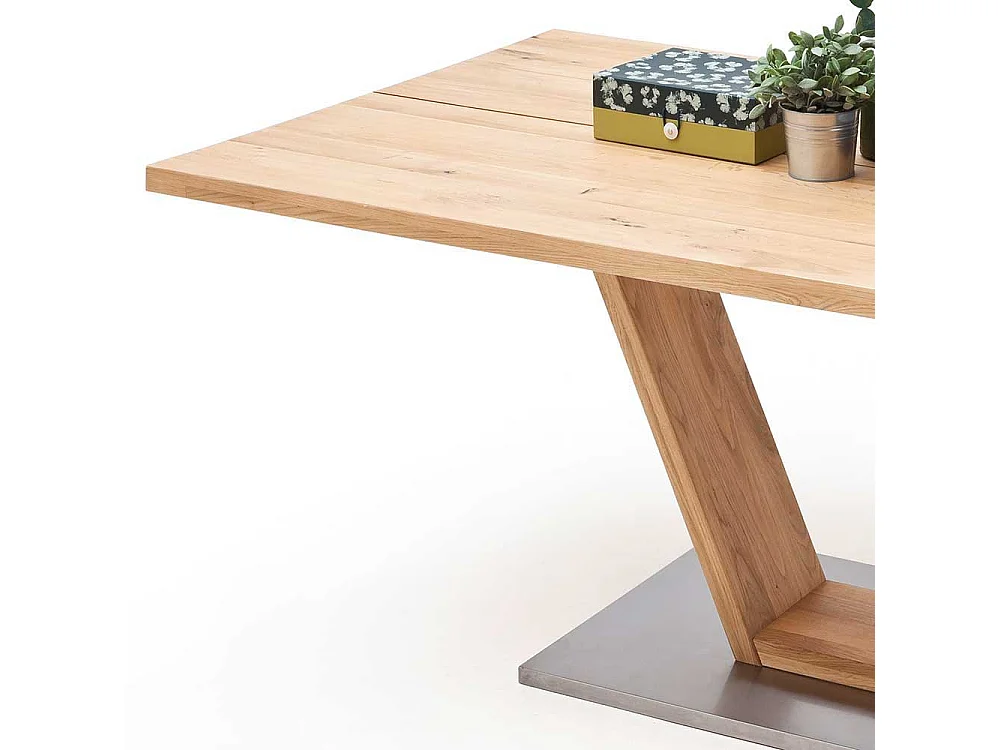 Tisch mit Balkeneiche massiv modern