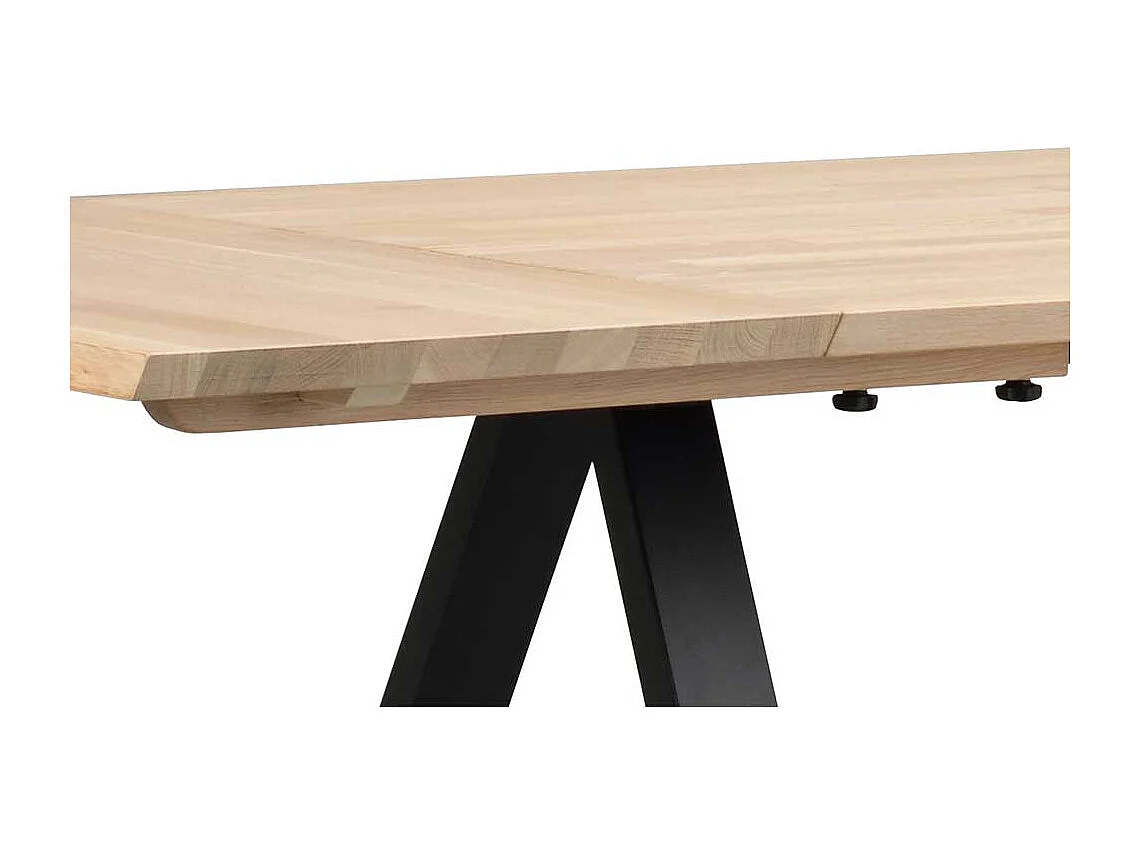 Moderner Esstisch aus Eiche Massivholz und Metall Vierfußgestell