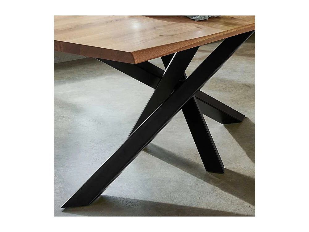 Esstisch aus Wildeiche Massivholz und Stahl Mikado Fußgestell