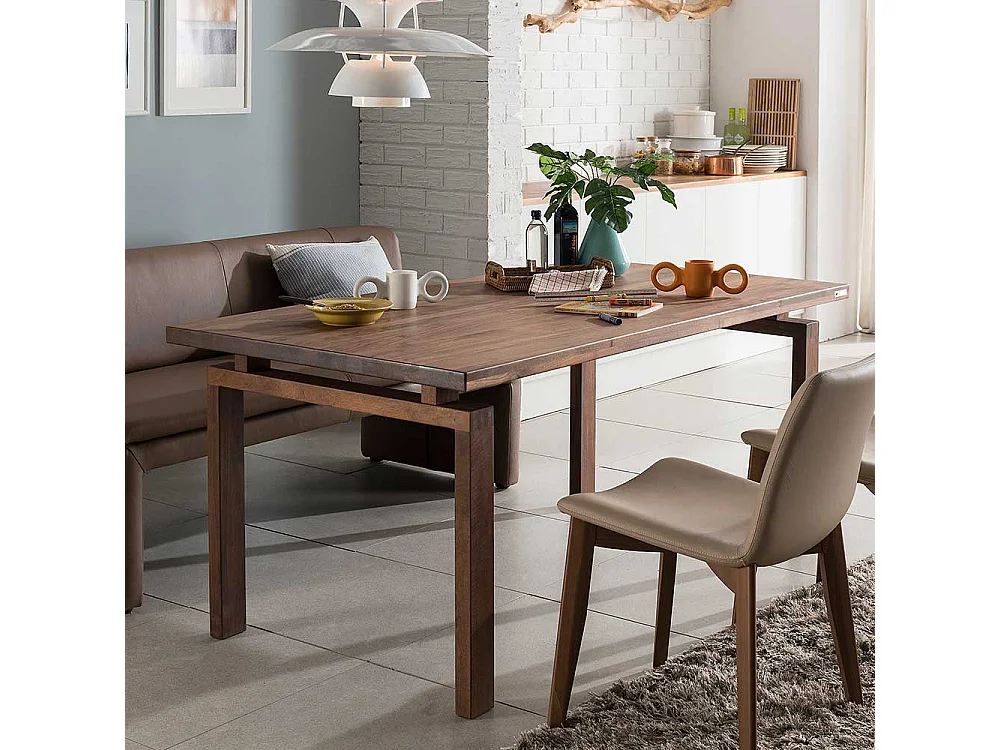 Tisch aus Nussbaum Massivholz Retrostil