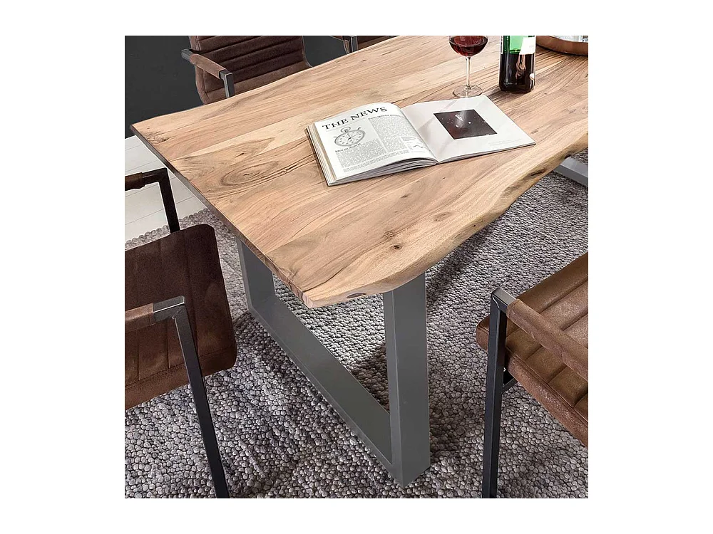 Baumkanten Esstisch aus Akazie Massivholz und Eisen Loft Design