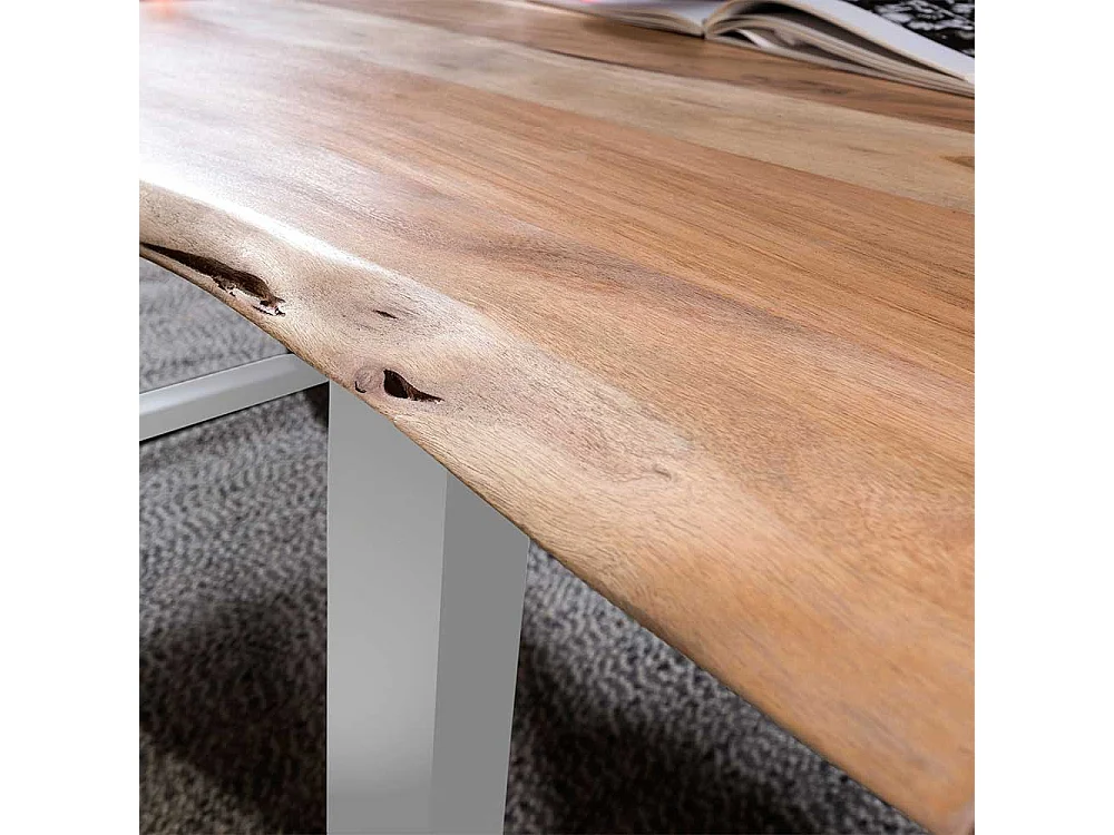 Baumkanten Esstisch aus Akazie Massivholz und Eisen Loft Design