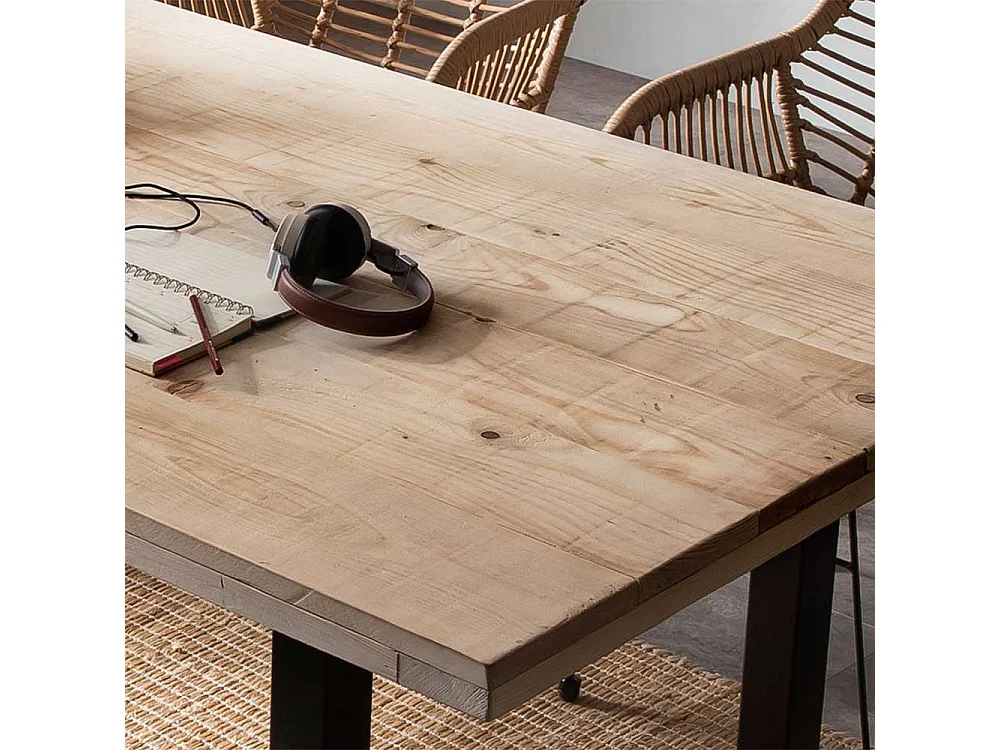 Massivtisch Gerüstholz Platte naturbelassen Bügelgestell