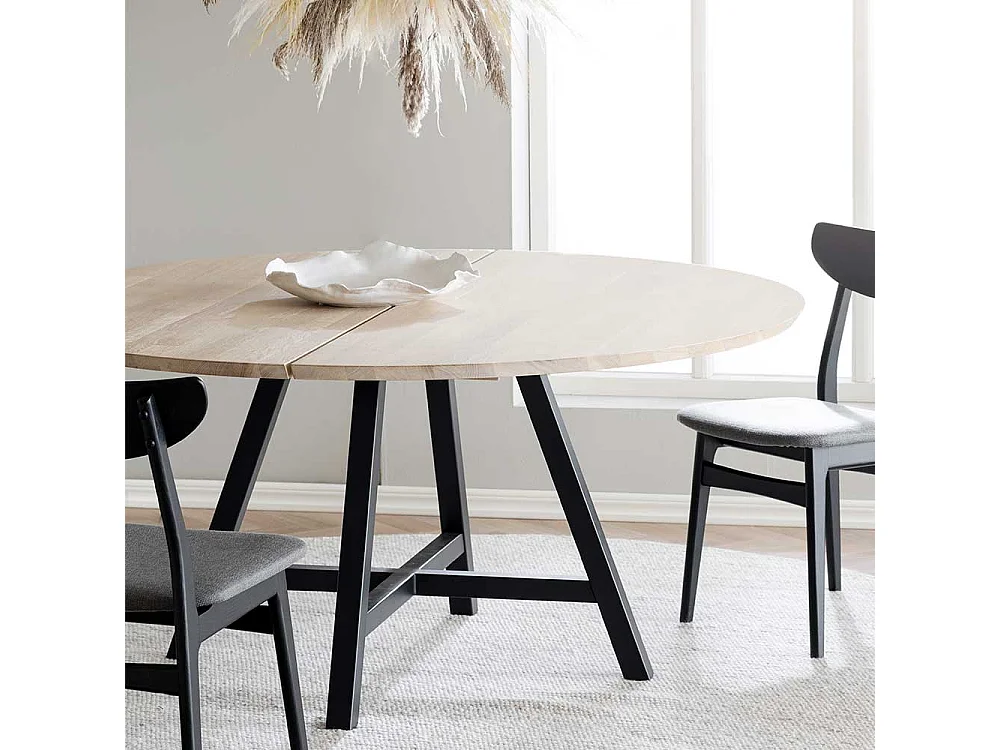 Runder Esszimmertisch in Eiche White Wash Massivholzplatte