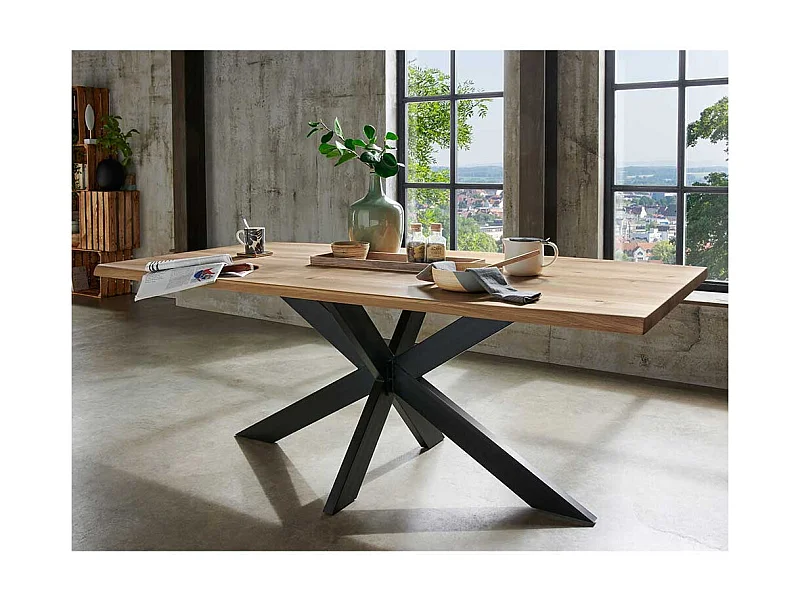 Esszimmertisch aus Wildeiche Massivholz und Stahl Spider Gestell