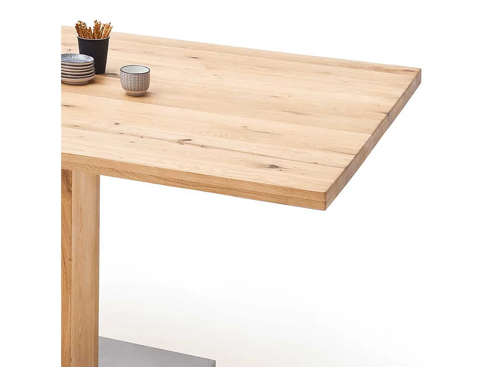 Tisch aus Balkeneiche Säulengestell