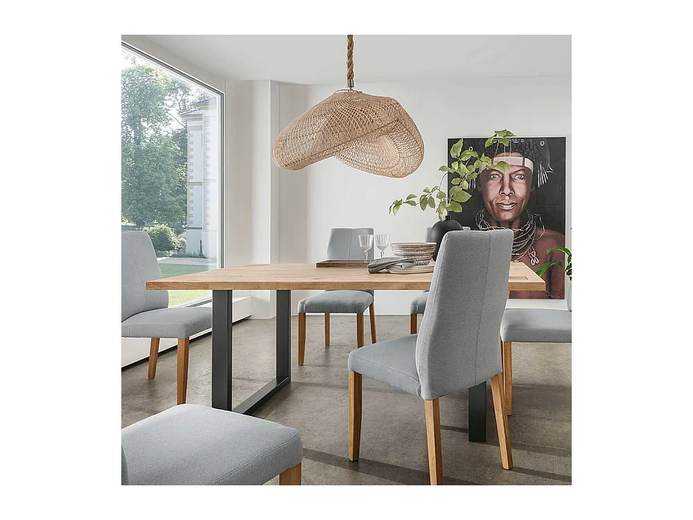 Esszimmer Tisch aus Wildeiche Massivholz Bügelgestell in Schwarz