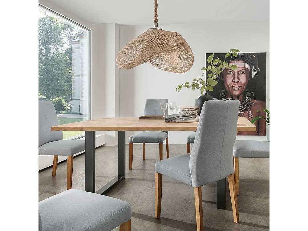 Esszimmer Tisch aus Wildeiche Massivholz Bügelgestell in Schwarz