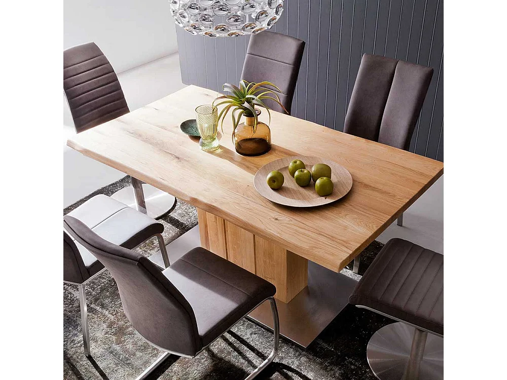 Esszimmertisch aus Balkeneiche Baumkante