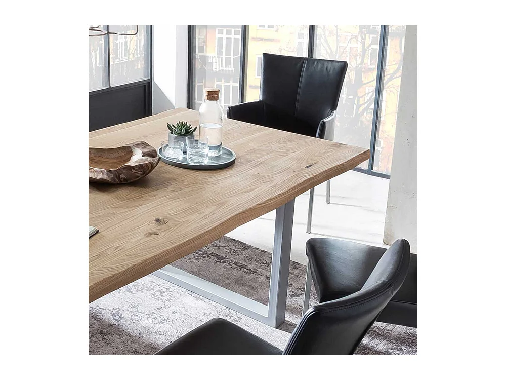 Baumkanten Esszimmertisch aus Wildeiche Massivholz und Metall Loft Design