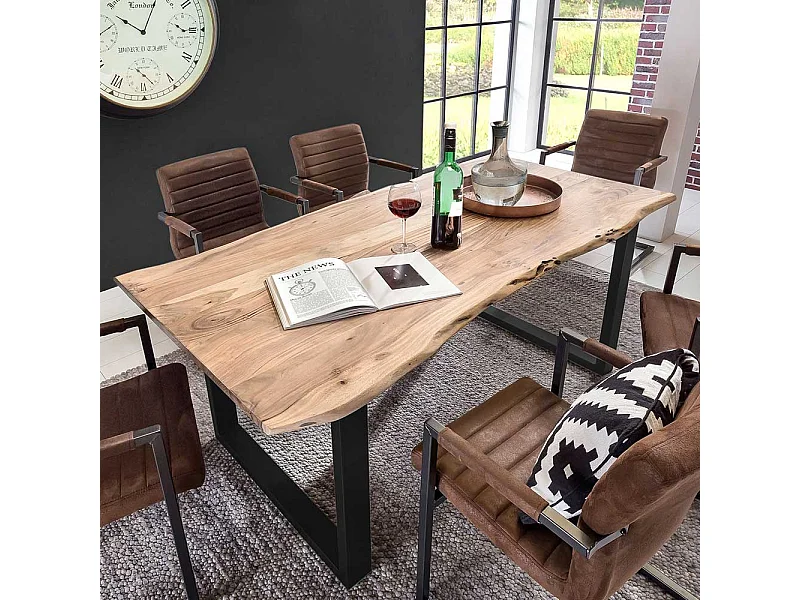 Baumkantentisch aus Akazie Massivholz und Eisen Loft Design