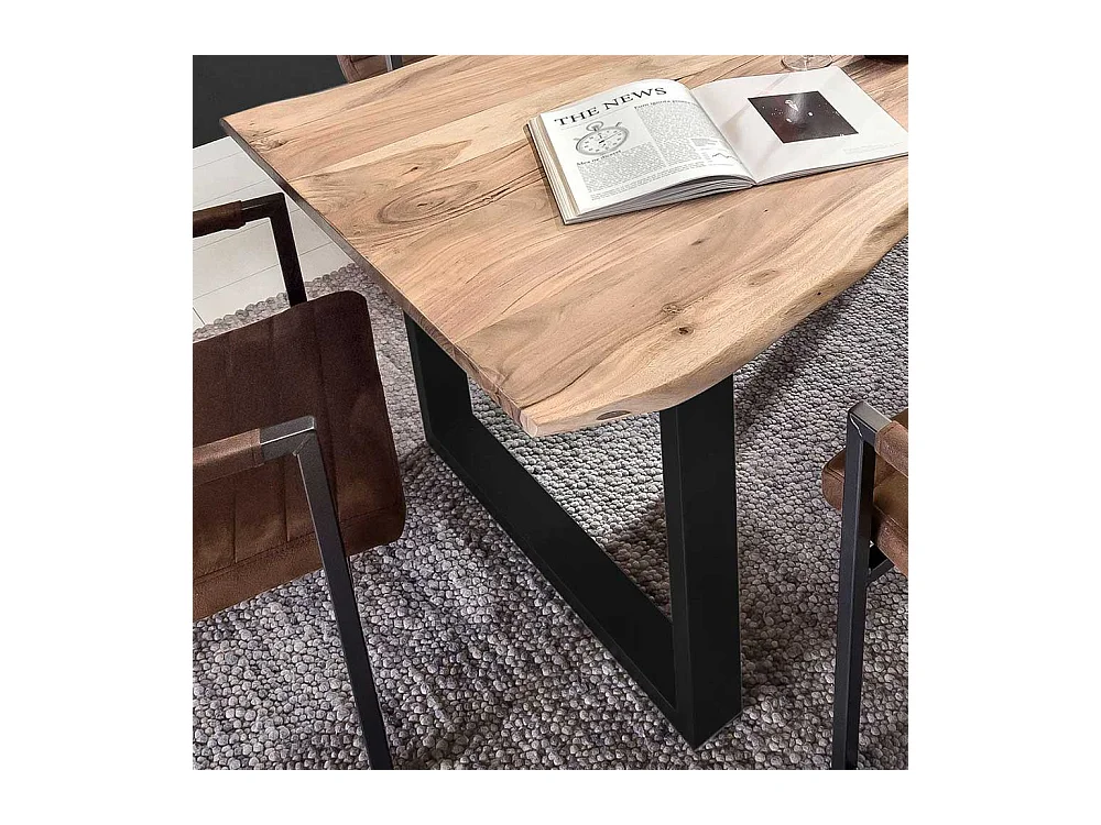 Baumkantentisch aus Akazie Massivholz und Eisen Loft Design