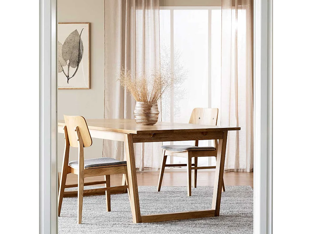 Esstisch aus Eiche lackiert mit Echtholzfurnier Bügelgestell