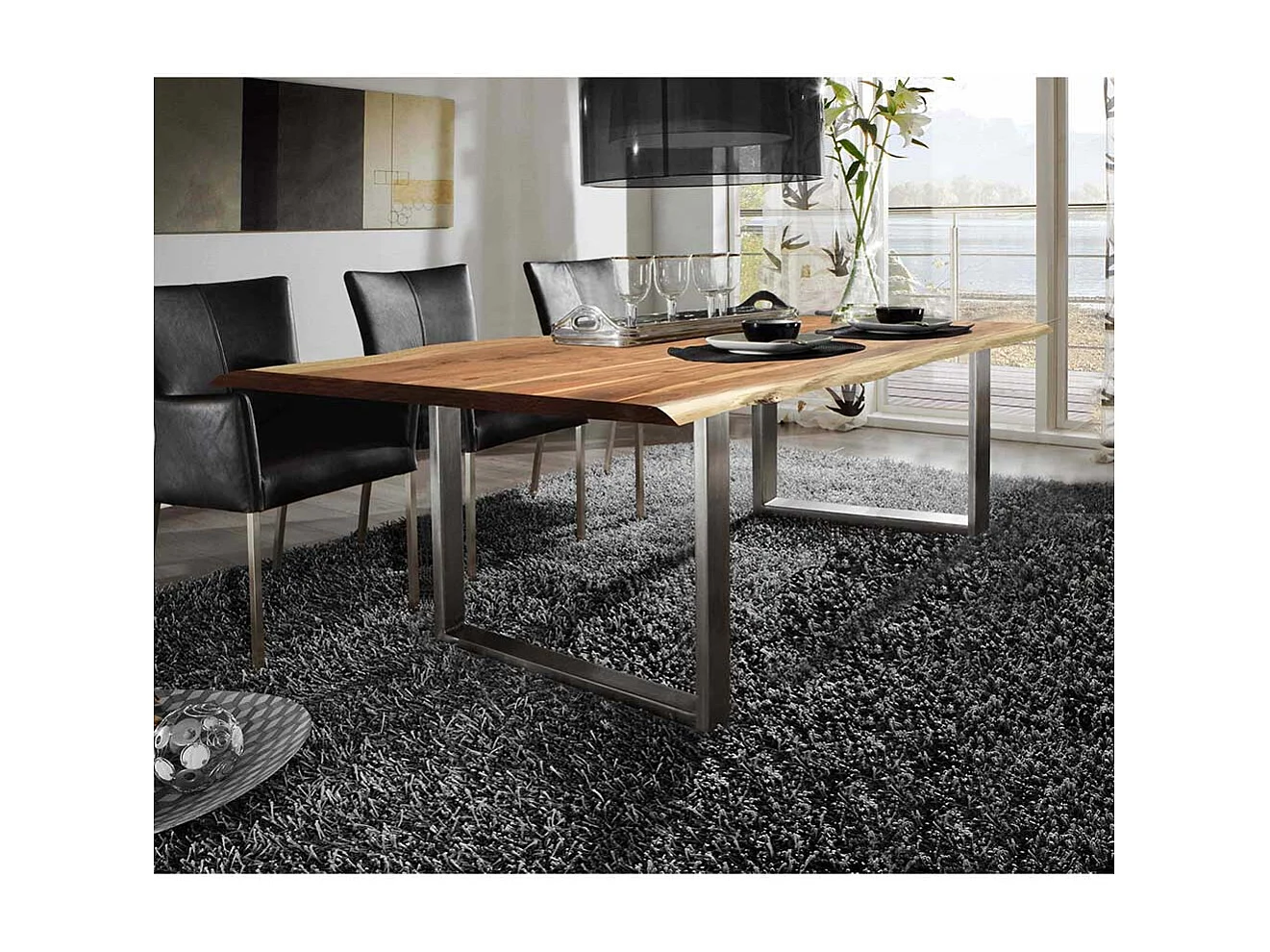 Moderner Baumkantentisch aus Akazie Massivholz Eisen