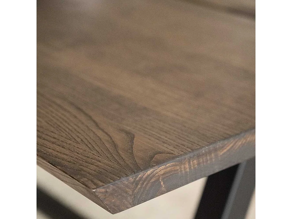 Esstisch aus Eiche Massivholz dunkel Vierfußgestell in Schwarz