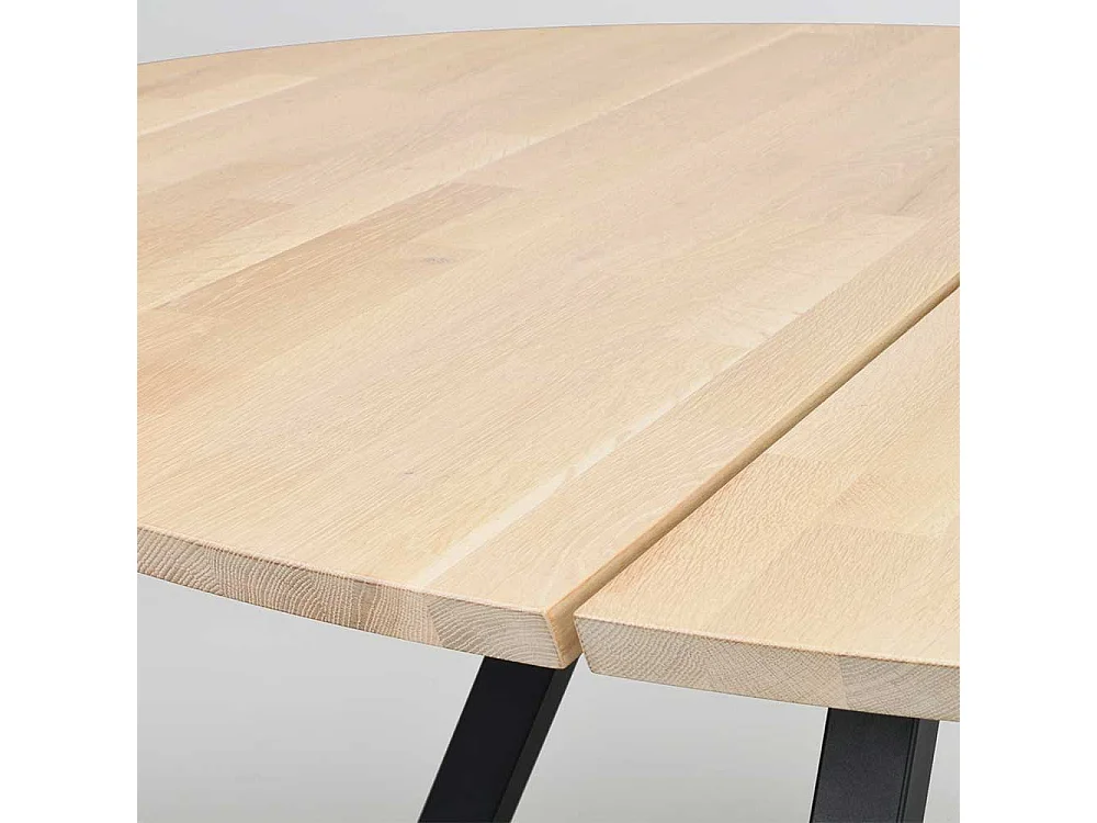 White Wash Esstisch aus Eiche Massivholz Vierfußgestell aus Metall