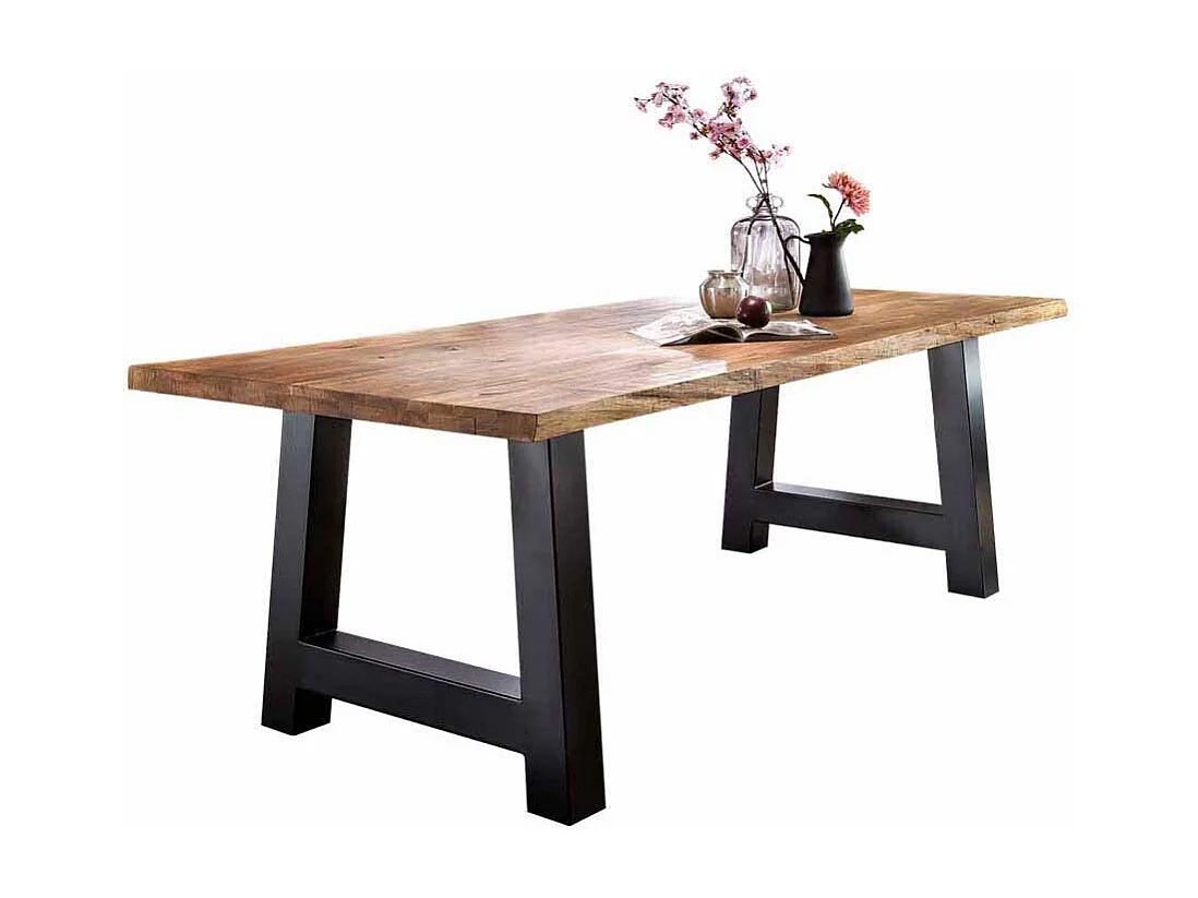 Industriedesign Esstisch aus Eiche Massivholz und Metall natürlicher Baumkante