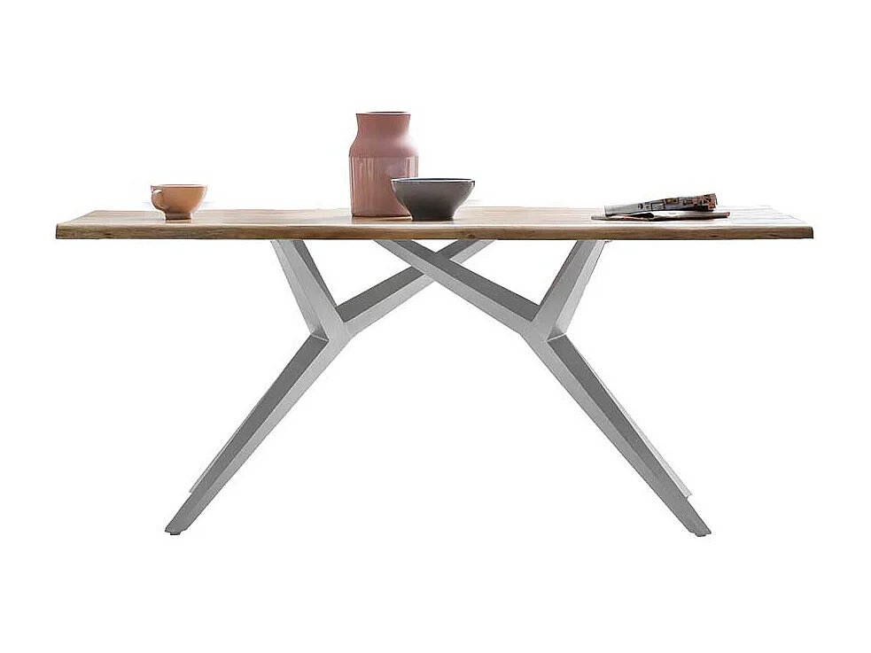 Tisch Esszimmer aus Wildeiche Massivholz und Metall Vierfußgestell