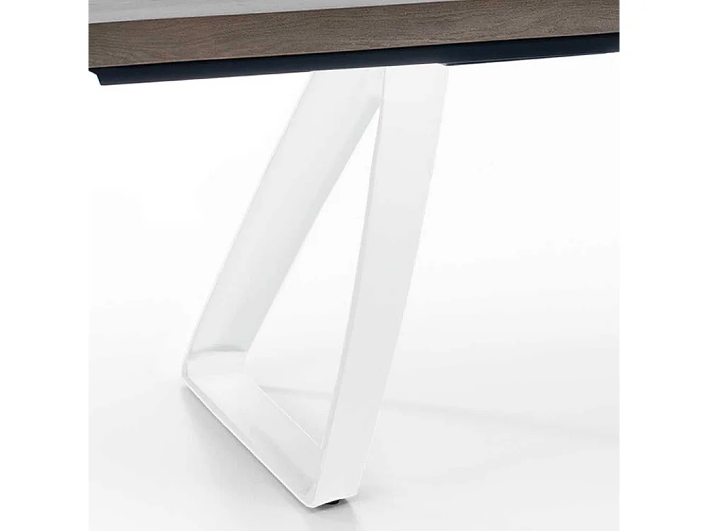 Design Esstisch in Esche Grey Wash furniert Bügelgestell in Weiß