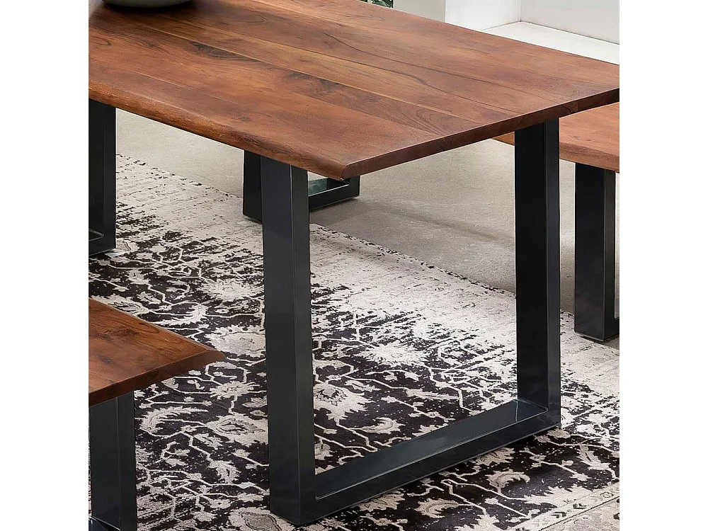 Baumkantentisch in Nussbaumfarben lackiert und gewachst Akazie Massivholz und Stahl