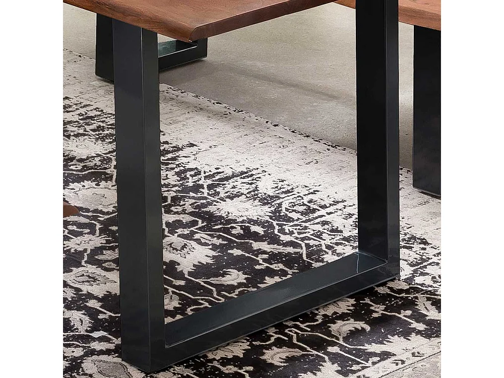 Baumkantentisch in Nussbaumfarben lackiert und gewachst Akazie Massivholz und Stahl