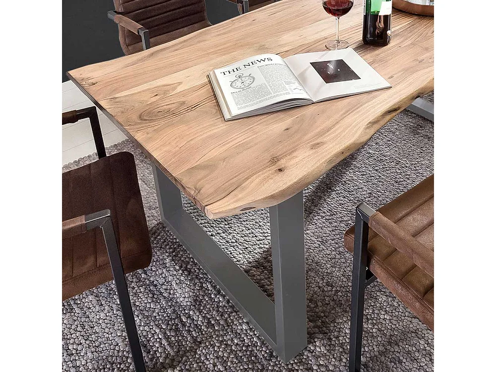 Baumkanten Esstisch aus Akazie Massivholz und Eisen Loft Design