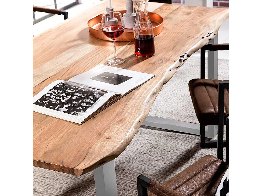 Baumkanten Esstisch aus Akazie Massivholz und Eisen Loft Design