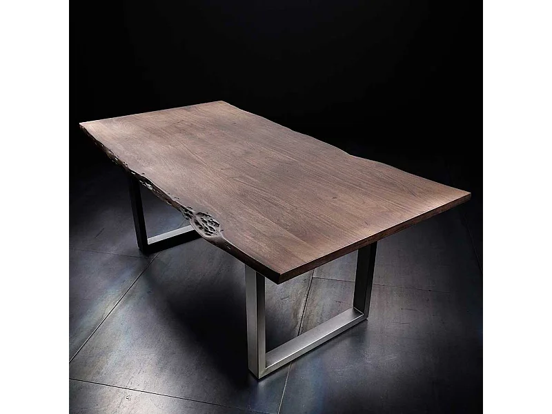 Baumkantentisch in Walnussfarben und Silber Akazie Massivholz und Edelstahl