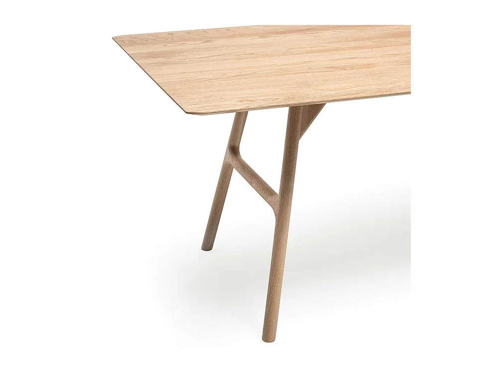 Esszimmertisch aus Eiche massiv weiß geölt und geschliffen Skandi Design