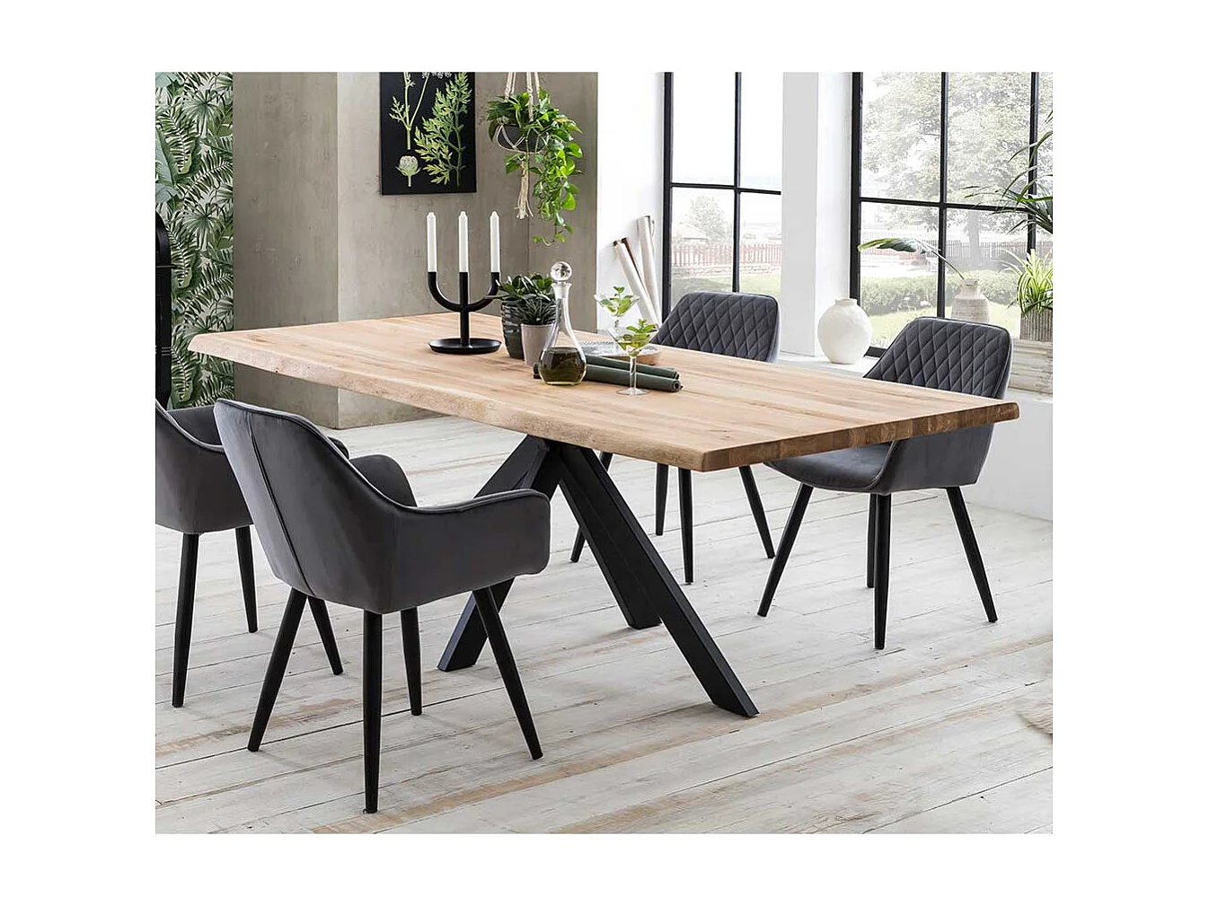 Esstisch aus Eiche Massivholz 4-Fußgestell aus schwarzem Metall