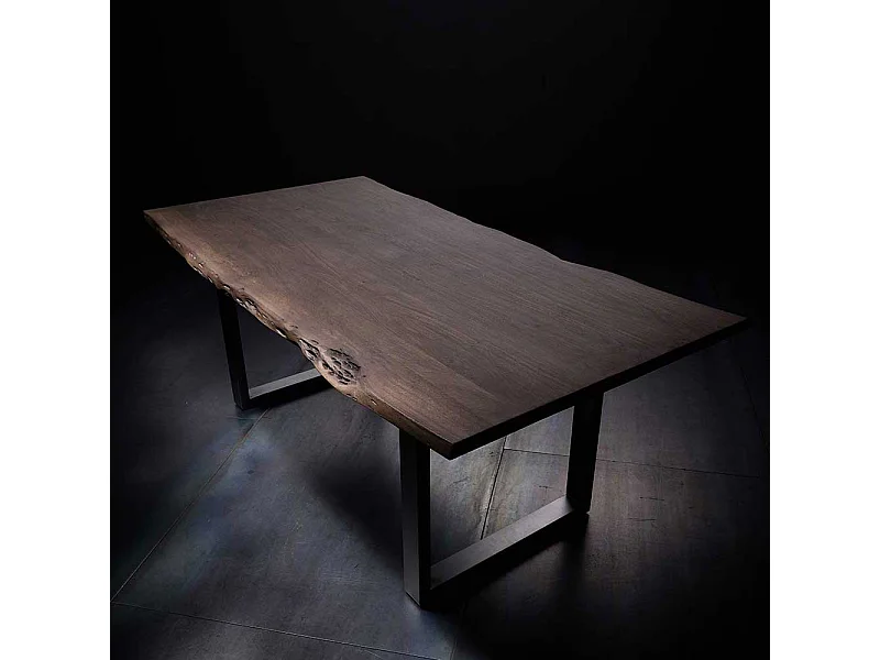 Esszimmertisch in Walnussfarben Baumkante