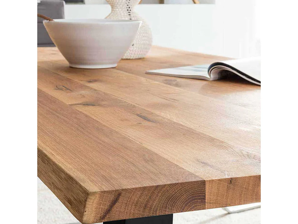 Baumkantentisch Industriestil aus Eiche Massivholz Bügelgestell