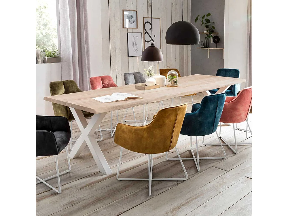 Esszimmertisch mit natürlicher Baumkante X Gestell