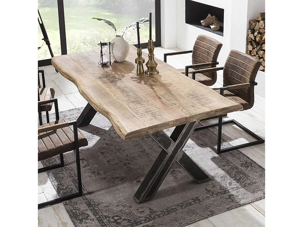 Baumkanten Tisch aus Mangobaum Massivholz und Eisen Loft Design