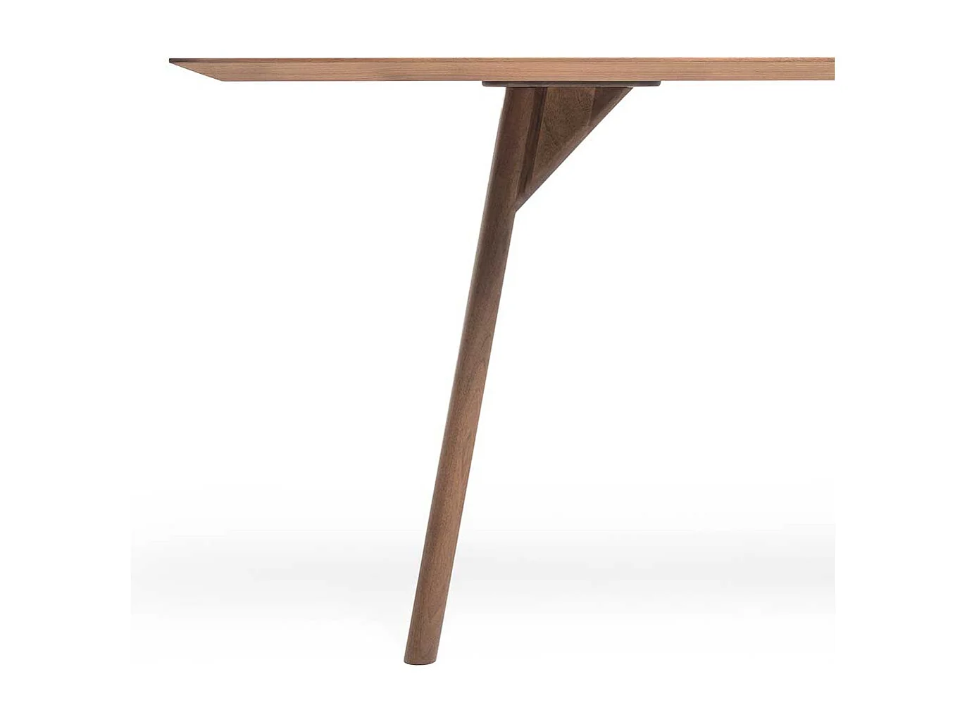 Küchentisch aus Nussbaum Massivholz handgearbeitet